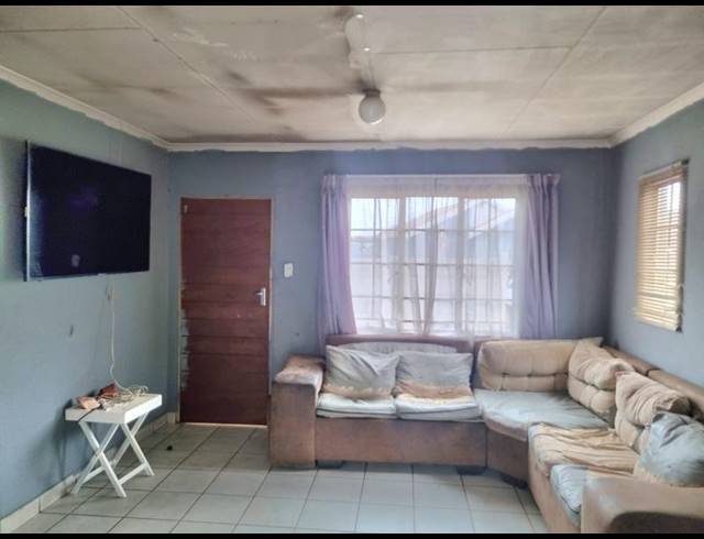 3 BEDROOM HOUSE FOR SALE IN SKY CITY